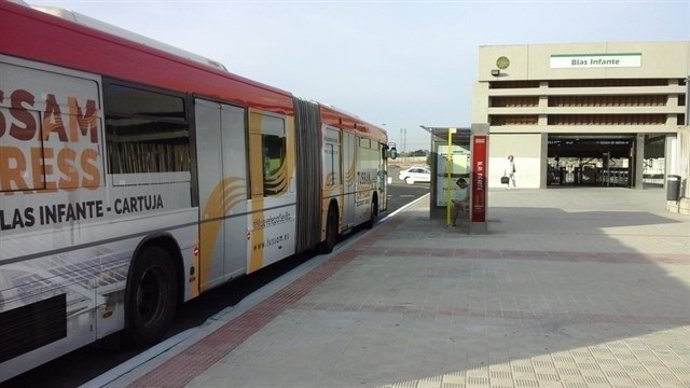 Autobús de Tussam Exprés.