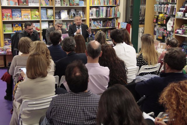 José Manuel Muriel presenta 'Pesadillas'