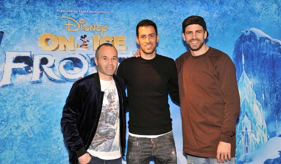 INIESTA PIQUÉ Y BUSQUETS EN DISNEY ON ICE