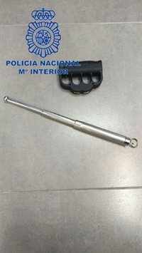 Tres detenidos por atracar a un matrimonio con un puño americano con descargas eléctricas