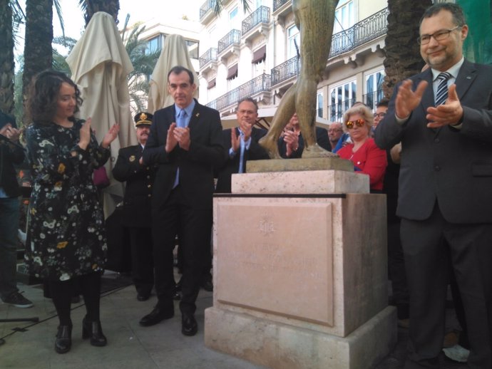 El monumento conmemora el Dïa Internacinal de las Víctimas, 11M