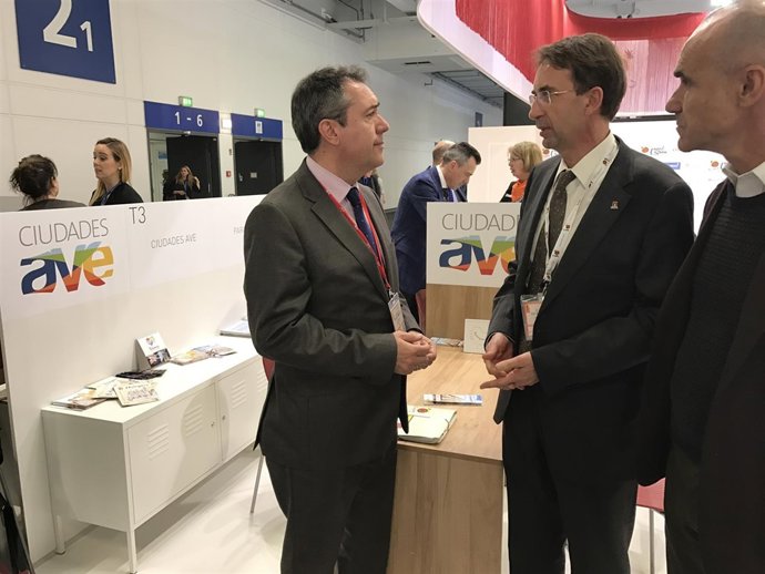 Espadas en la Red de Ciudades AVE representadas en la ITB de Berlín 