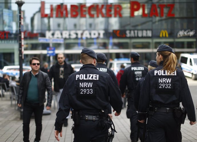 Policía en las inmediaciones del Limbecker Platz