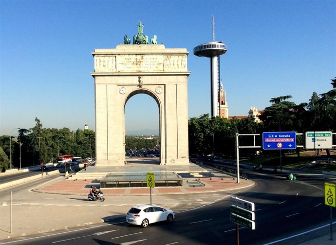 Calles y símbolos franquistas, franquismo, Arco de la Victoria de Madrid