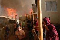 Evacuadas 6.000 personas a causa de un incendio en la región chilena de Valparaíso