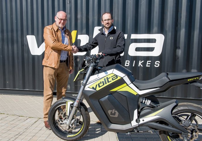 Francesc Llorens (dtor Segway Espanya) i Marc Barceló (CEO Volta Motorbikes)
