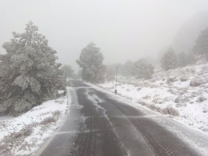 Carretera cortada a Sierra Espuña, nieve, temporal
