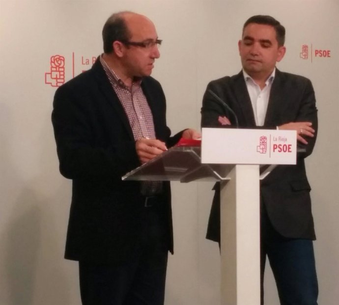 Urquía y Velasco del PSOE en rueda de prensa