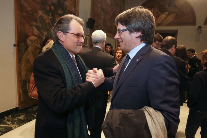 A.Mas i C.Puigdemont abans de sortir cap al TJSC pel judici del9 