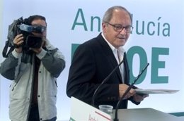 El secretario de Organización del PSOE-A, Juan Cornejo, en rueda de prensa