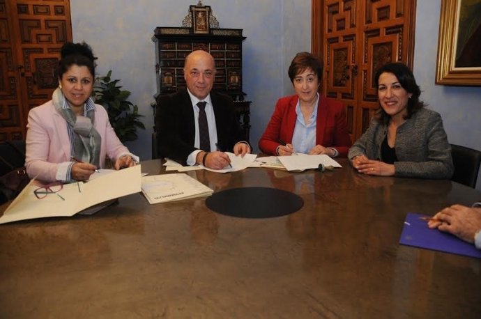 Ruiz, durante la renonvación de los convenios de colaboración