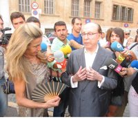 El juez ordena exhumar el cadáver de Ruiz-Mateos para una prueba de paternidad