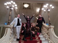 Alaska y Mario Vaquerizo hacen de "okupas teatrales" actuando en un musical en el Tívoli