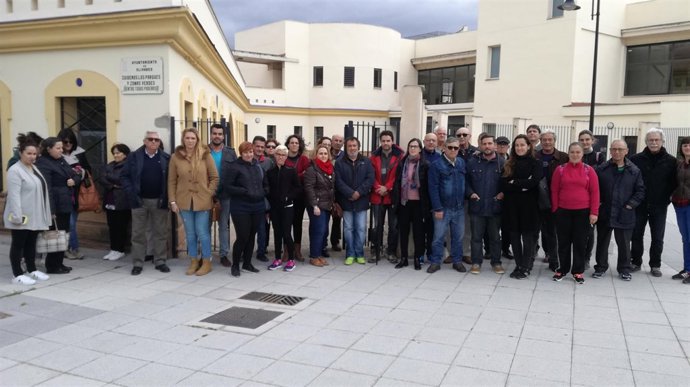 Concentración  ante el centro de salud.