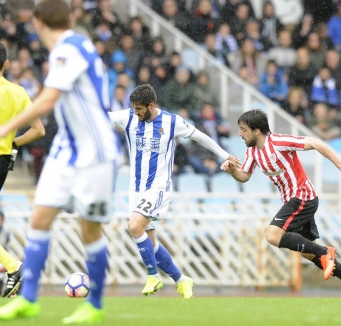 Raúl Navas Beñat Etxebarria Real Sociedad Athletic