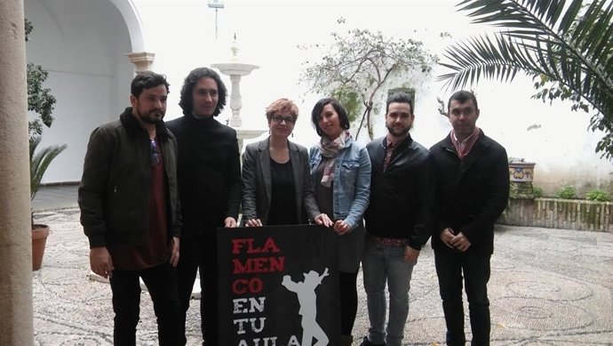 Ruz (izda.), junto a los organizadores de 'Flamenco en tu Aula'