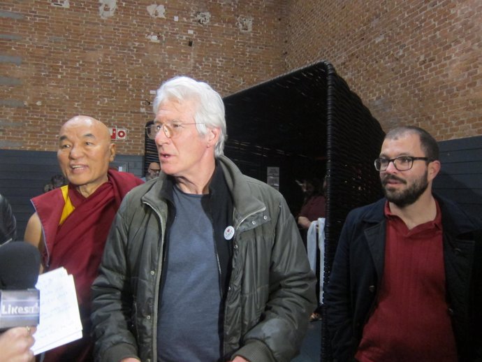 Richard Gere junto al monje tibetano y director de la Fundación Casa del Tíbet