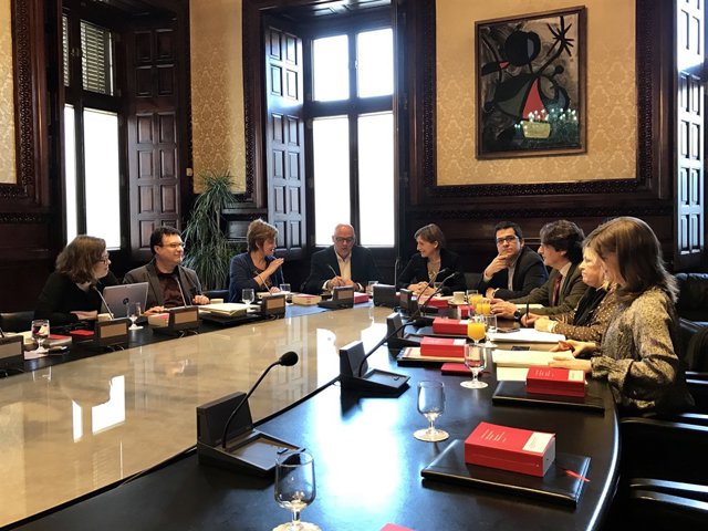  Mesa del Parlament de Catalunya