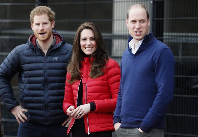 PRINCIPE HARRY, KATE MIDDLETON Y GUILLERMO