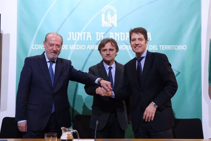 Fernando Rodríguez Villalobos, José Fiscal y Óscar Martín