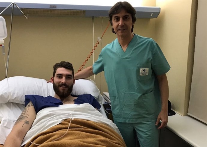 Julen Olaizola pasa por el quirófano