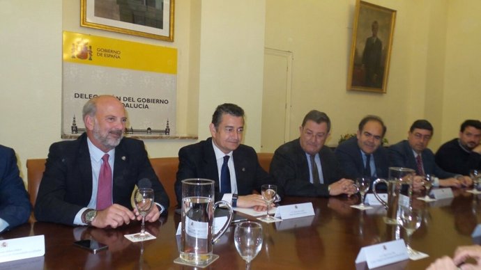Reunión de Antonio Sanz con el Consejo de Hermandades de Sevilla