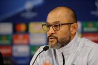 Nuno: "Siempre tendremos la duda de qué hubiera pasado con 11 futbolistas en ambos partidos"