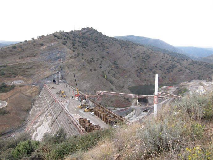 Obras presa de Enciso octubre 2015