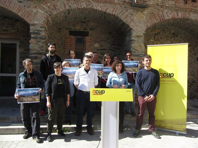 Membres de la CUP reclamant un pla per protegir el parc