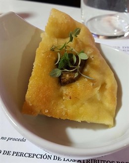 Focaccia con aceite de oliva virgen extra temprano