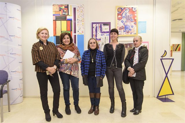 Las paredes de Espacio de Mujeres acogen la obra de María Teresa Artero Viola.