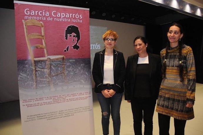 Ruz (izda.) antes de la proyección del documental