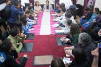 'Kichi' y colectivos establecen una estrategia ante la llegada a Cádiz de la campaña "homófoba" de 'Hazte Oír'