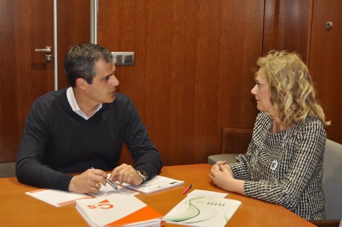 Javier Martínez (Cs) y la presidenta de ATA