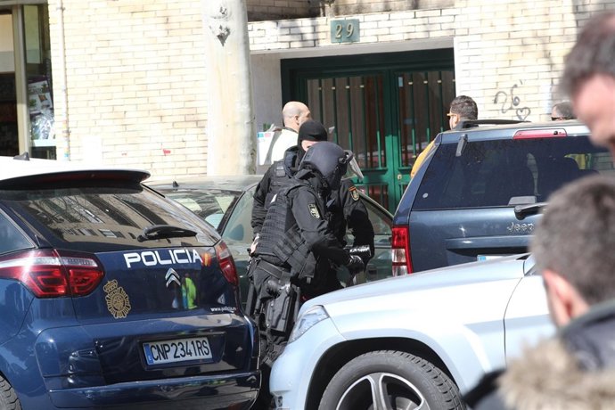 La Policía detiene al hombre que disparó a su pareja en Orcasitas (Madrid)