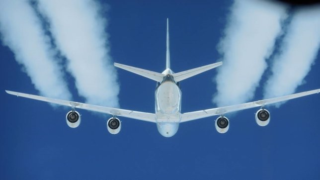   Estela Dejada Por Los Motores De Un Avión A Reacción