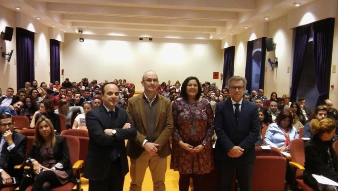 Autoridades durante la inauguración del encuentro