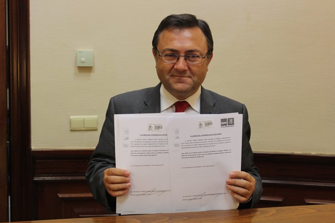 Heredia (PSOE) pide información sobre el Brexit y efecto en la Costa del Sol