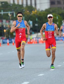 Javier Gómez Noya y Mario Mola 