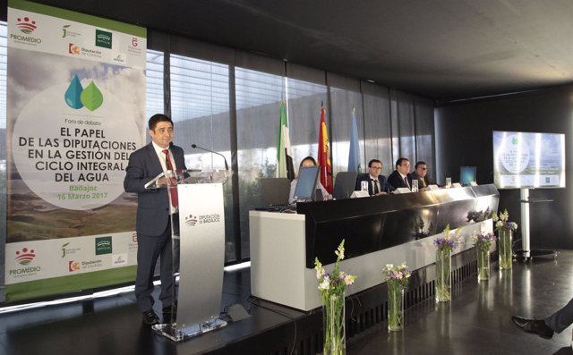 Reyes durante su intervención en el foro