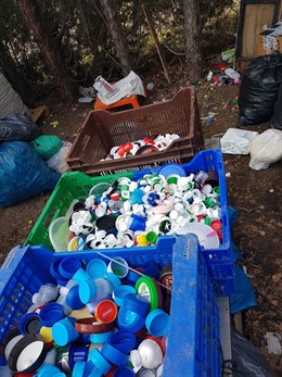 Inizi@ HairCosmetics sigue con su campaña de reciclado de tapones Ayuda a Alba