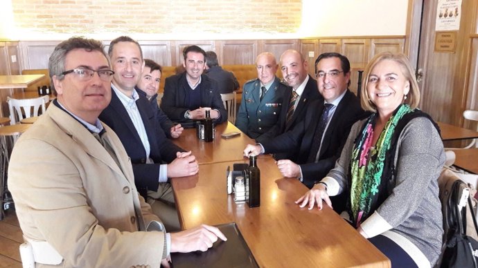 Reuinón de Briones como Cártama 