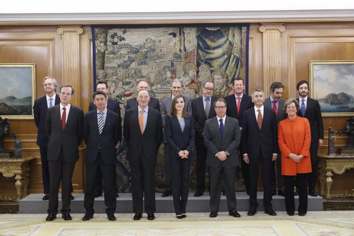 LA REINA RECIBE A LA FUNDACIÓN LÍNEA DIRECTA EN EL PALACIO DE LA ZARZUELA 