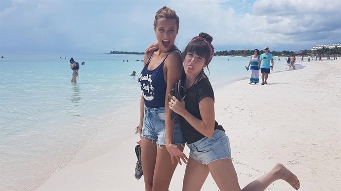  Corina Randazzo Y Rojo Cangrejo