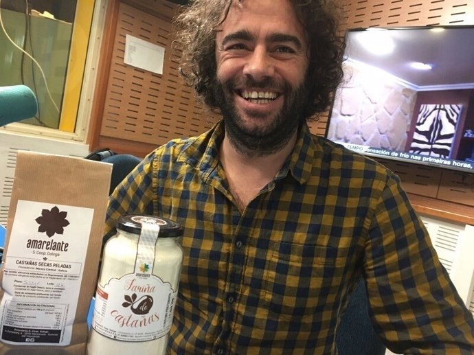 Davide Rodríguez en la Radio Galega.