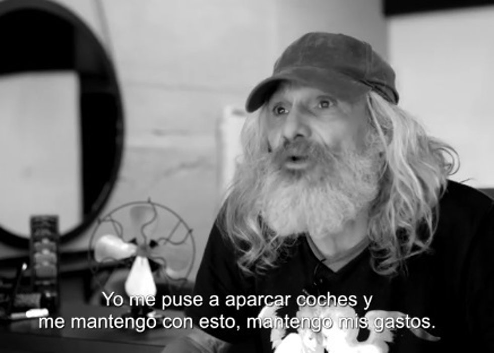 Este hombre se ha vuelto viral en internet, descubre por qué. 