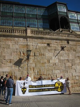  Concentración Ante La Casa Lis Contra La Mina De Retortillo.                 