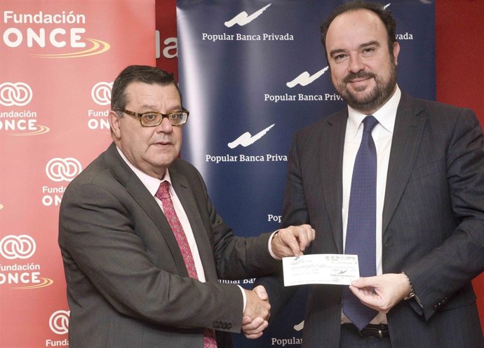 Popular Banca realiza una donacion a Fundacion Once