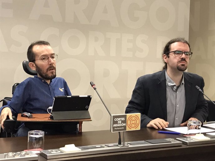 Los diputados de Podemos Pablo Echenique y Héctor Vicente.