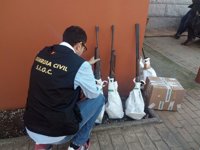Detenido en Tomiño un "experto artesano" que tenía un taller clandestino de reparación de armas